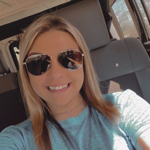 Meet your Posher, Lorin